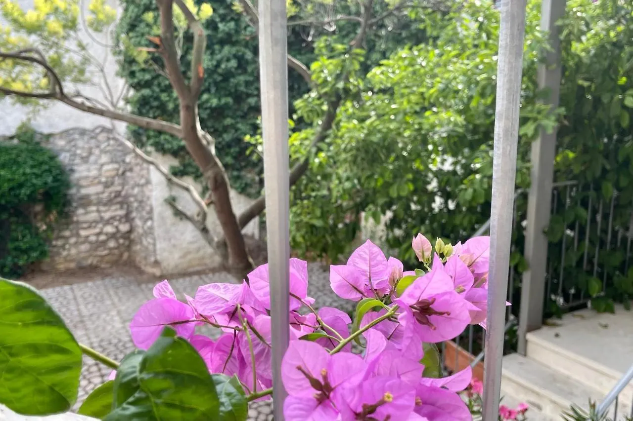 Borgo Dei Sogni Apartment San Felice del Benaco Italy