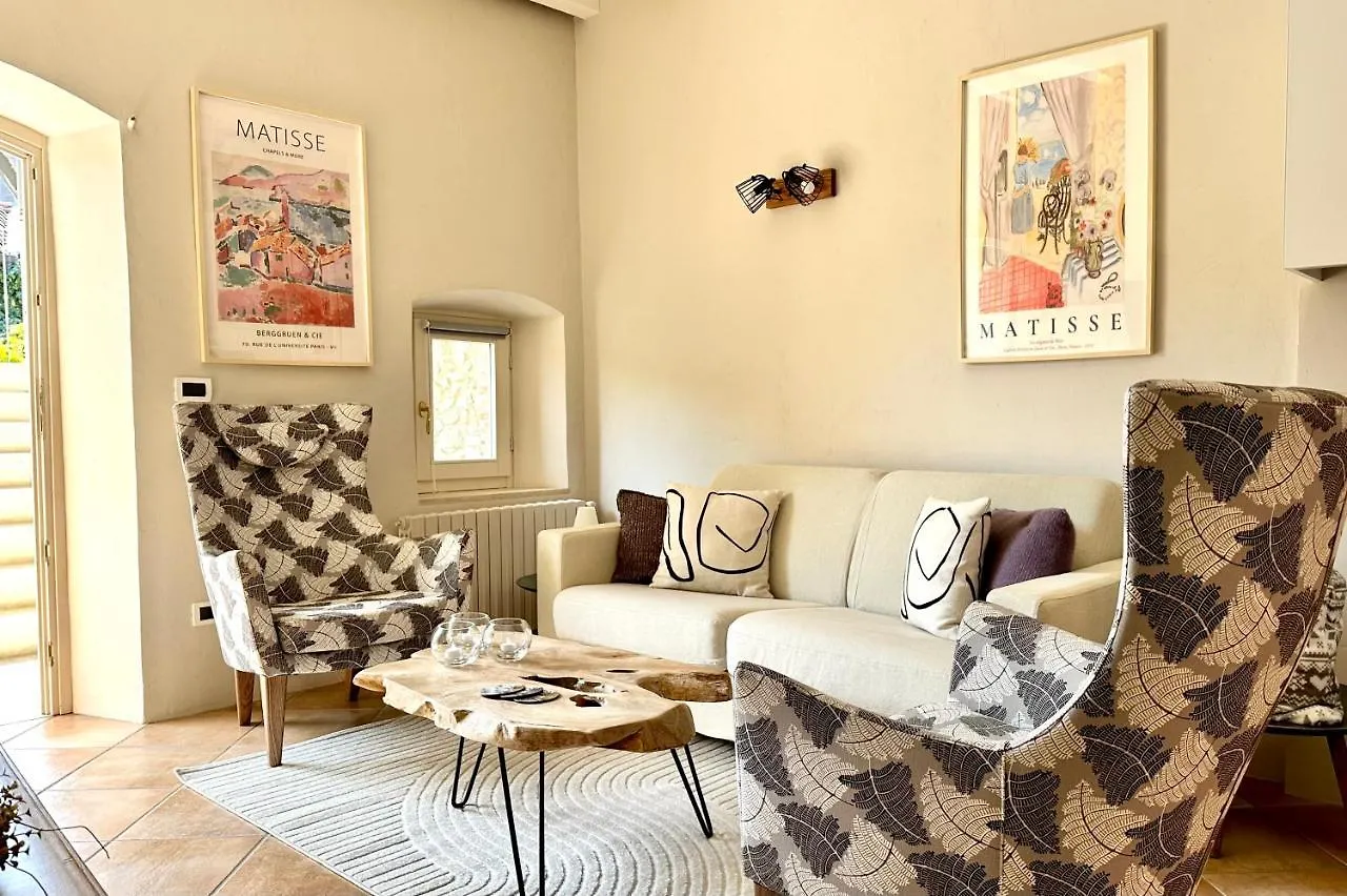 Borgo Dei Sogni Apartment San Felice del Benaco Italy